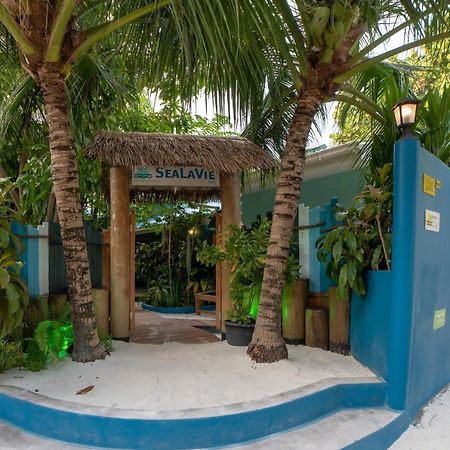 Sealavie Inn Ukulhas Island Exterior photo